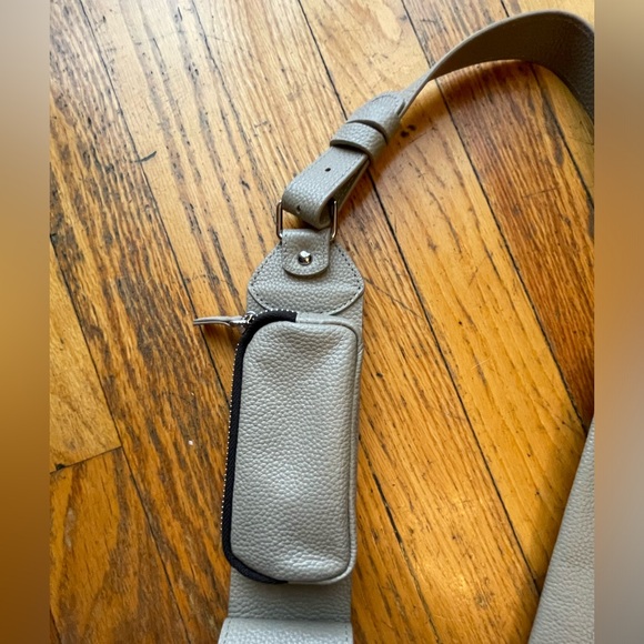 Bandolier Billie - PHONE CASE & ALL LEATHER STRAP - Greige/Silver - Picture 9 of 10